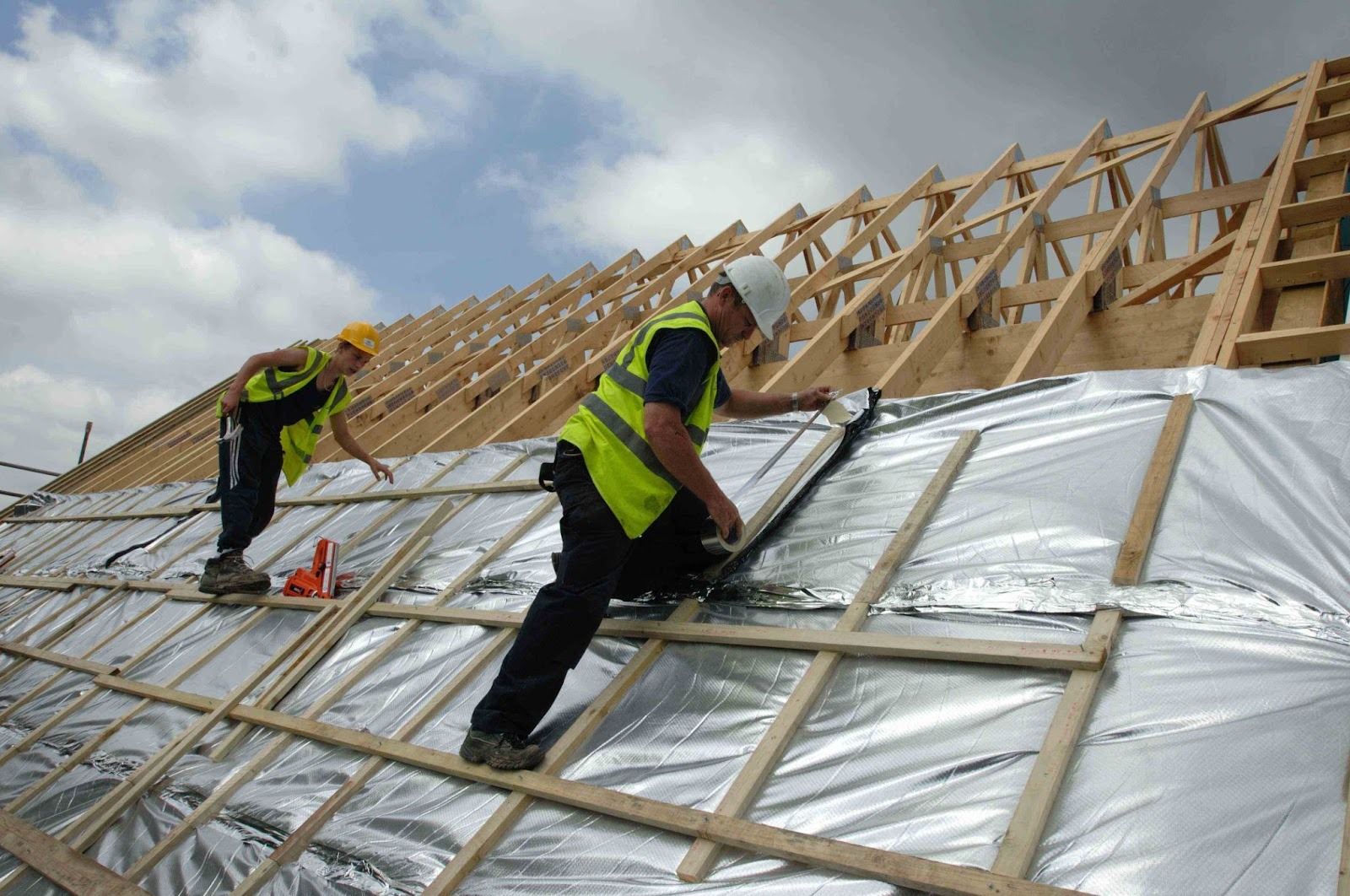 Выбираем утеплитель для крыши: что важно знать для комфорта и долговечности